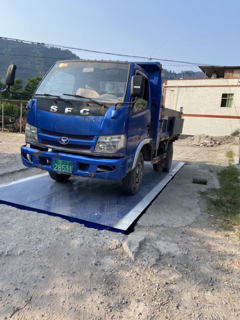 30吨地磅.jpg